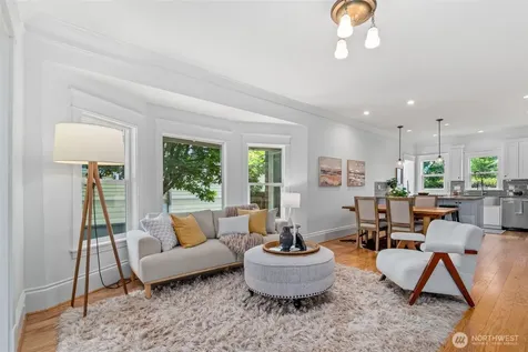 2217 4th Avenue N Seattle WA 98109
