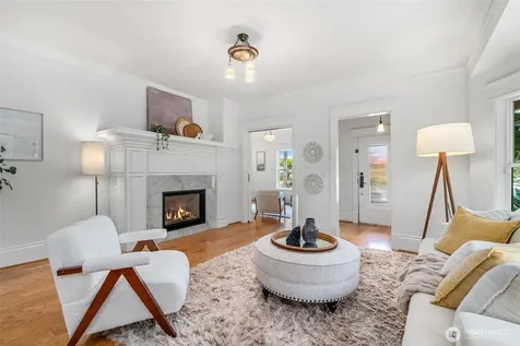 2217 4th Avenue N Seattle WA 98109