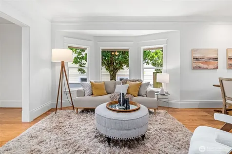 2217 4th Avenue N Seattle WA 98109
