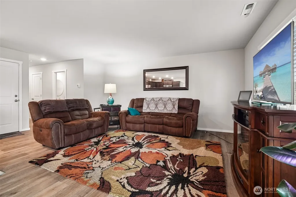 18625 108th Avenue E Puyallup WA 98374