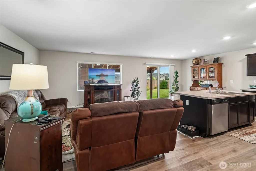 18625 108th Avenue E Puyallup WA 98374