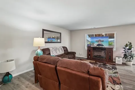 18625 108th Avenue E Puyallup WA 98374