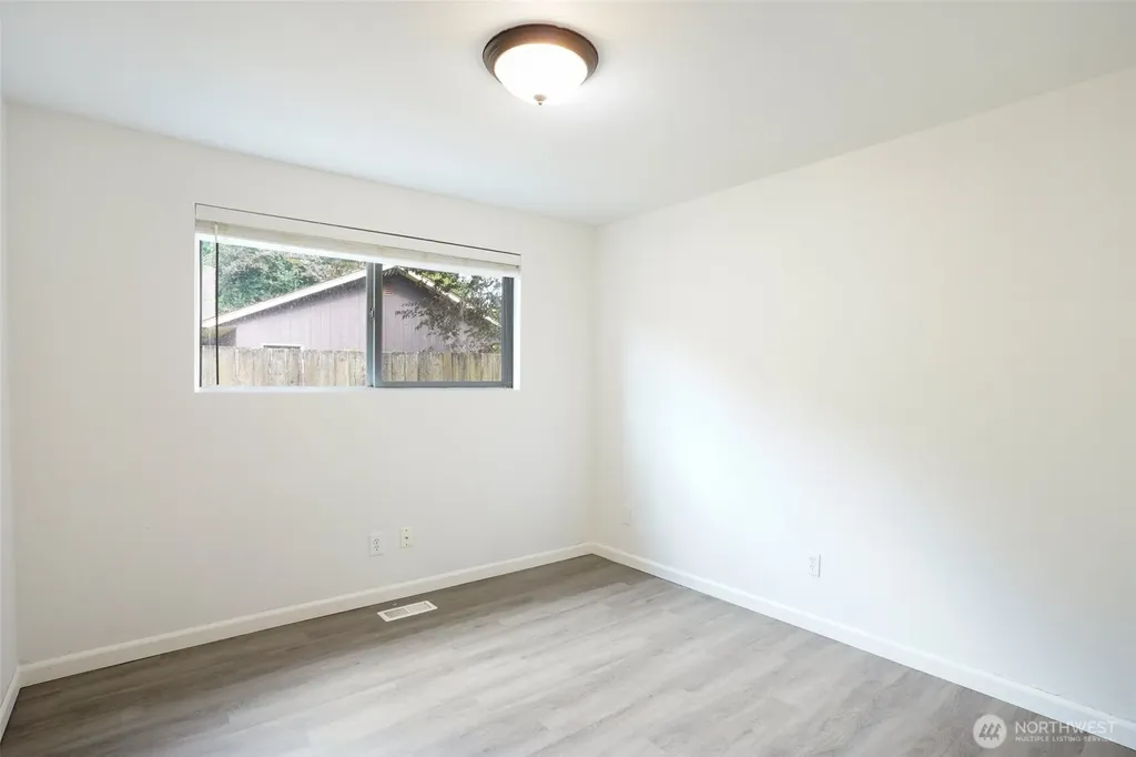 1711 7th Avenue SE Puyallup WA 98372