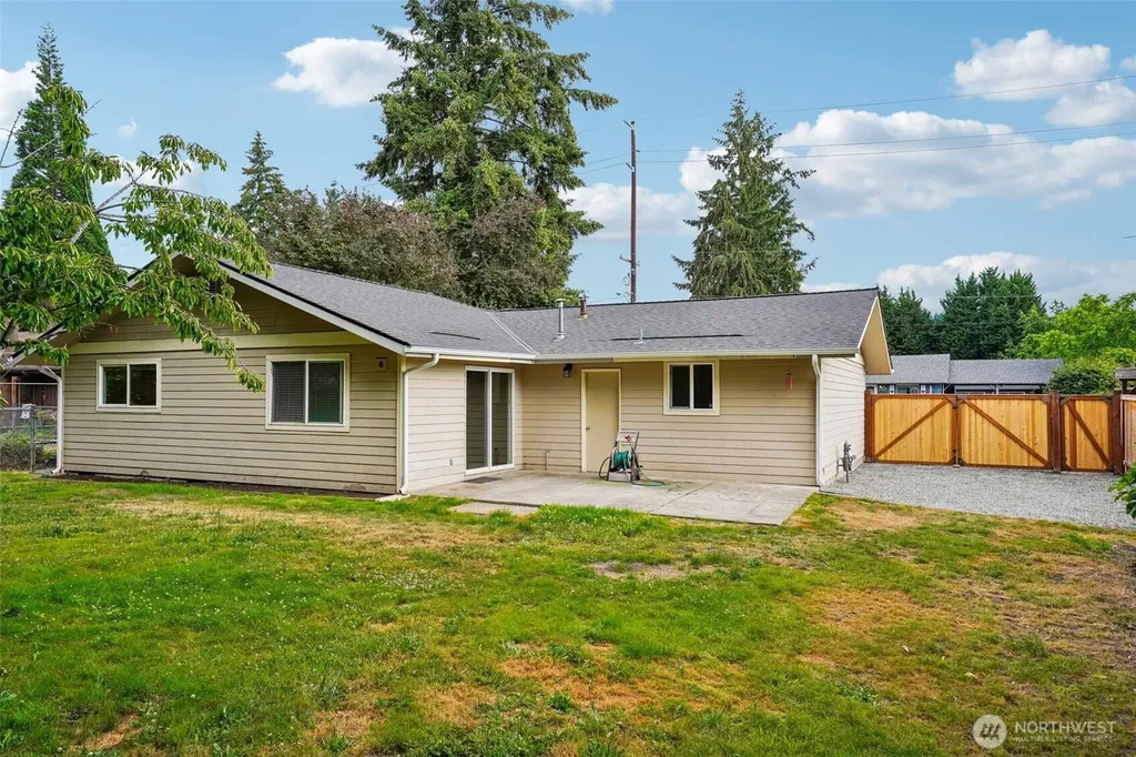 1711 7th Avenue SE Puyallup WA 98372