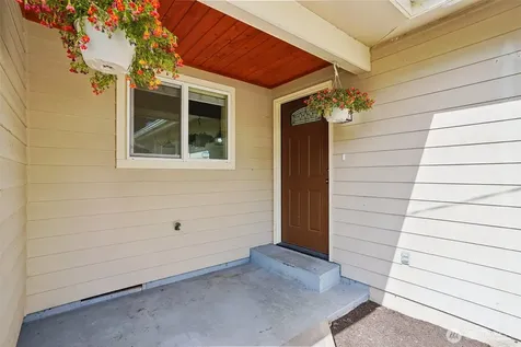 1711 7th Avenue SE Puyallup WA 98372
