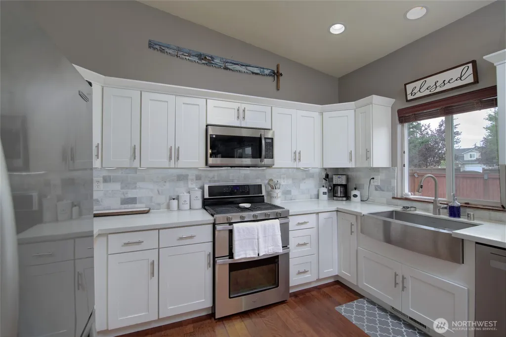 6827 278th St NW Stanwood WA 98292