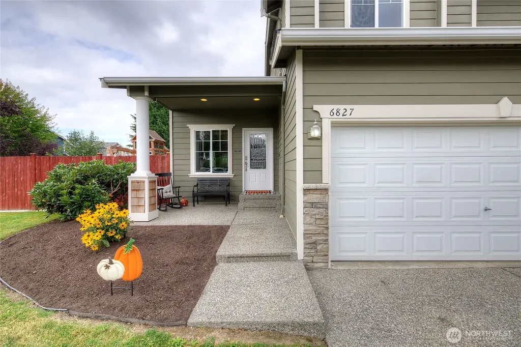 6827 278th St NW Stanwood WA 98292