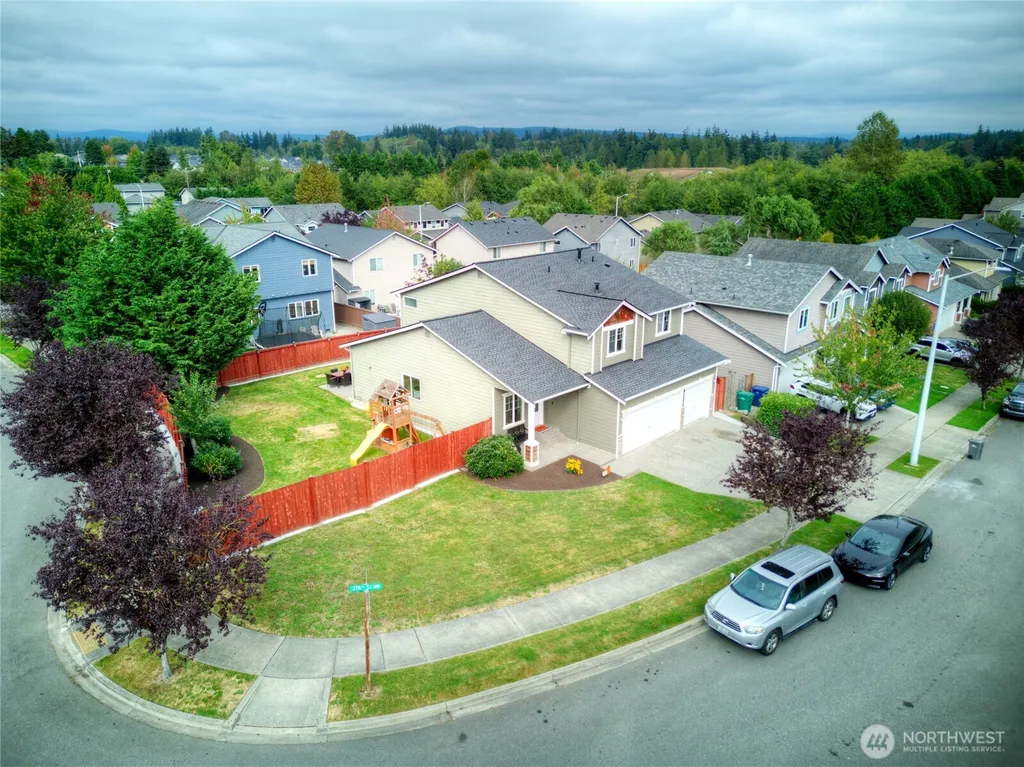 6827 278th St NW Stanwood WA 98292