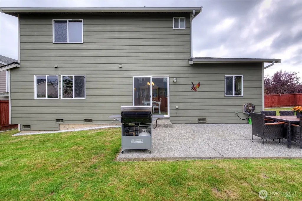 6827 278th St NW Stanwood WA 98292