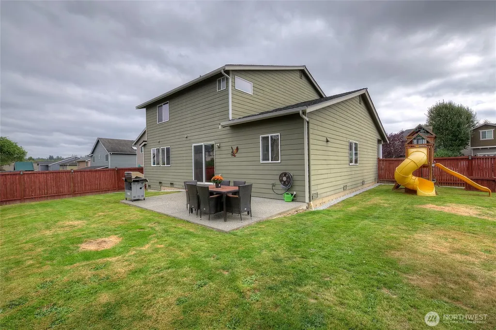 6827 278th St NW Stanwood WA 98292