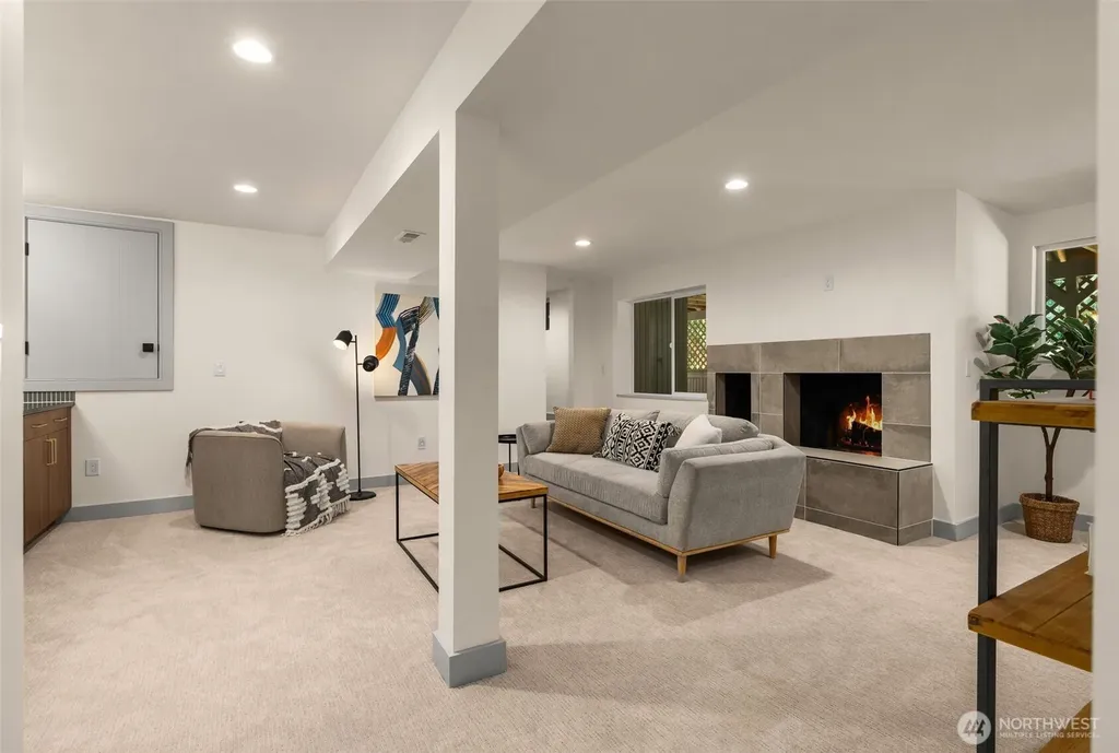 13237 8th Avenue NW Seattle WA 98177