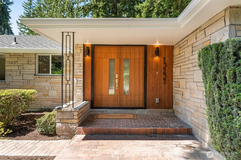 13237 8th Avenue NW Seattle WA 98177
