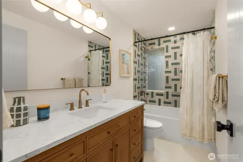 13237 8th Avenue NW Seattle WA 98177
