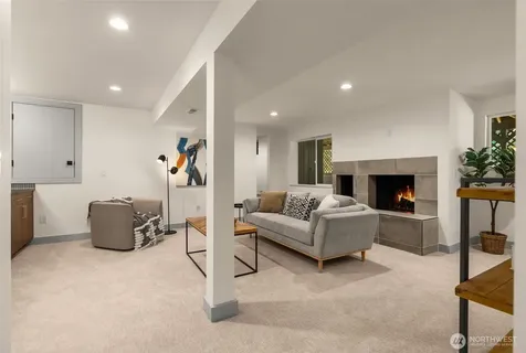 13237 8th Avenue NW Seattle WA 98177