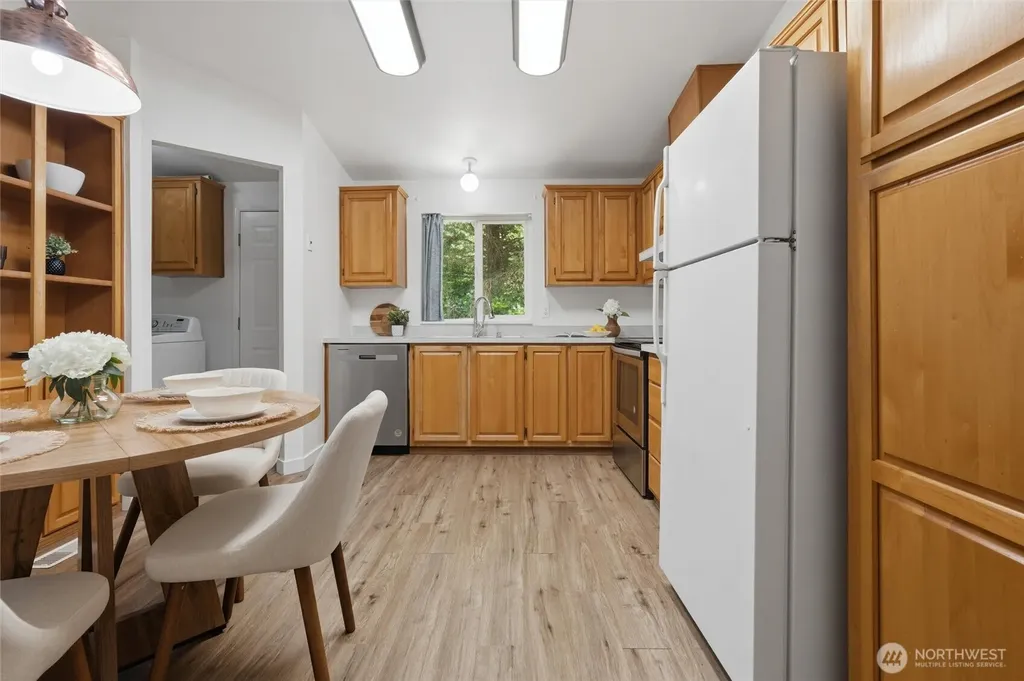 886 Woods Road E Port Orchard WA 98366