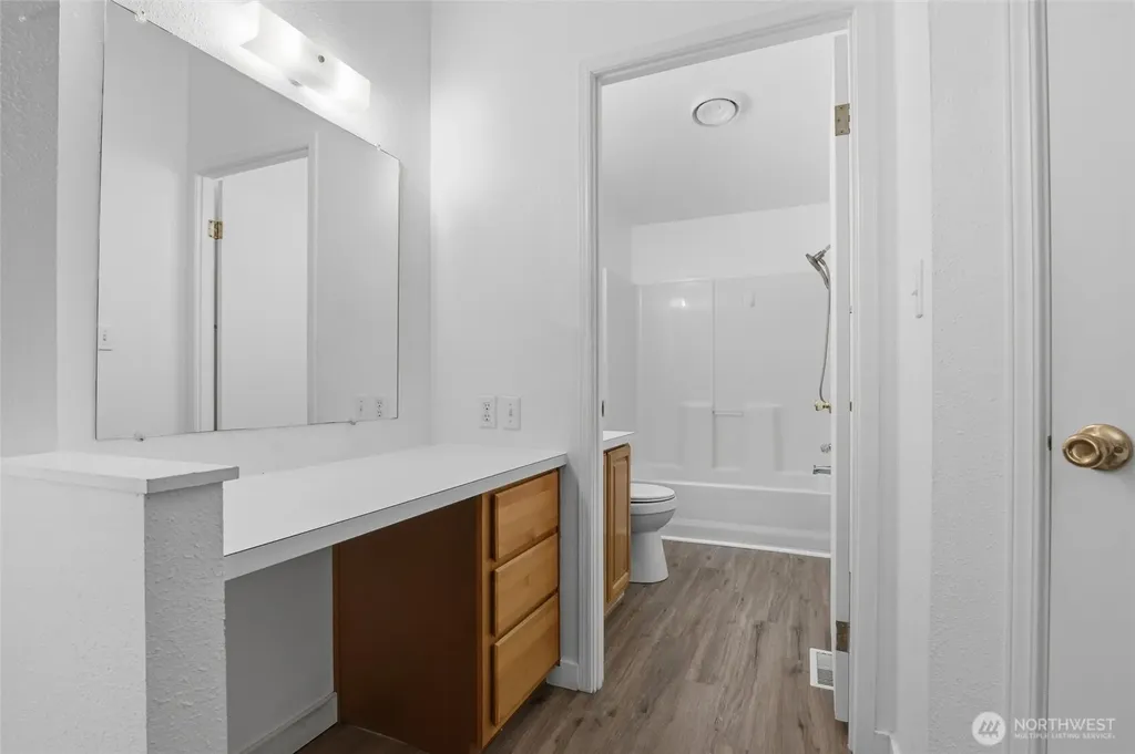 886 Woods Road E Port Orchard WA 98366
