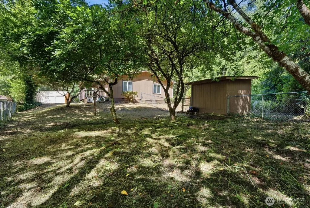 886 Woods Road E Port Orchard WA 98366