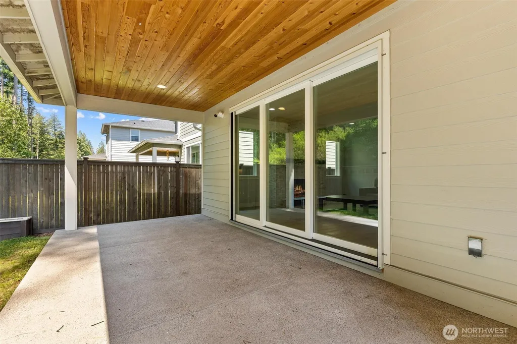 22991 Sycamore Street Black Diamond WA 98010