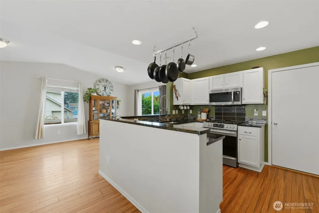 2988 NE Loyola Street Bremerton WA 98311