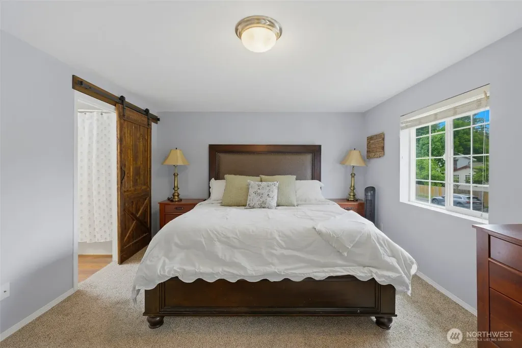 2988 NE Loyola Street Bremerton WA 98311