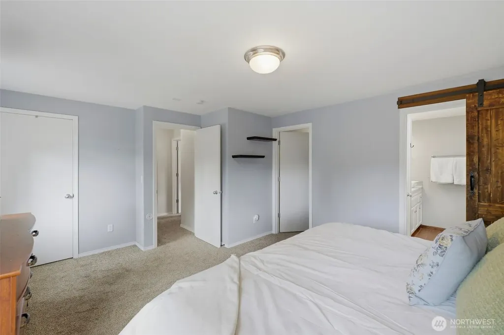 2988 NE Loyola Street Bremerton WA 98311