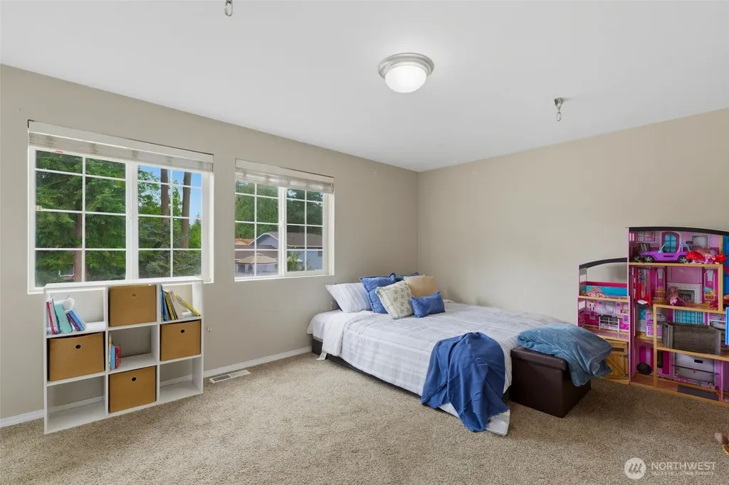 2988 NE Loyola Street Bremerton WA 98311