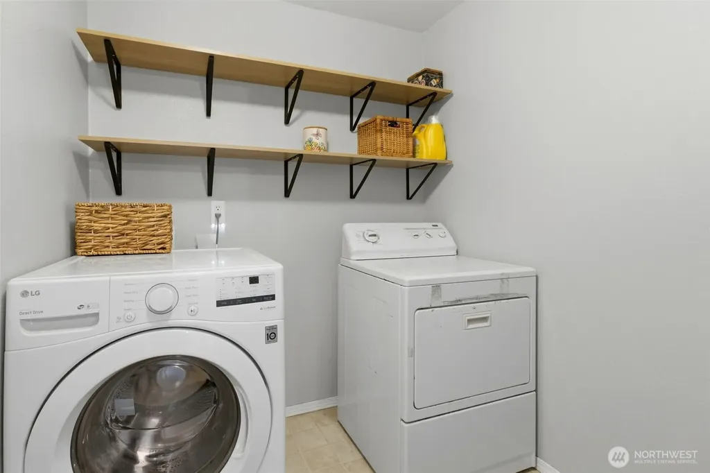2988 NE Loyola Street Bremerton WA 98311