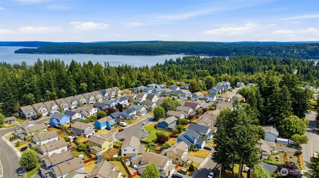 2988 NE Loyola Street Bremerton WA 98311
