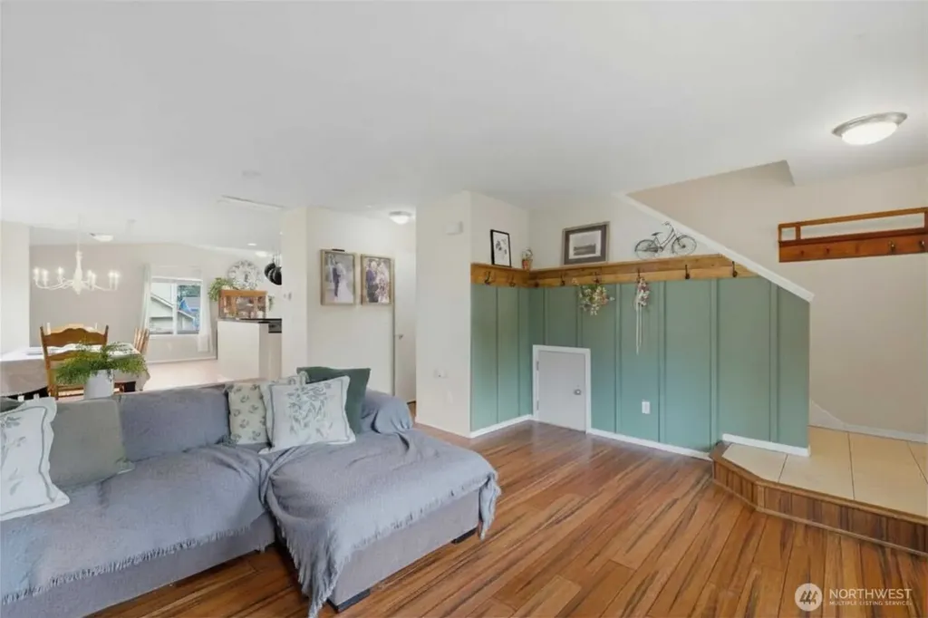 2988 NE Loyola Street Bremerton WA 98311