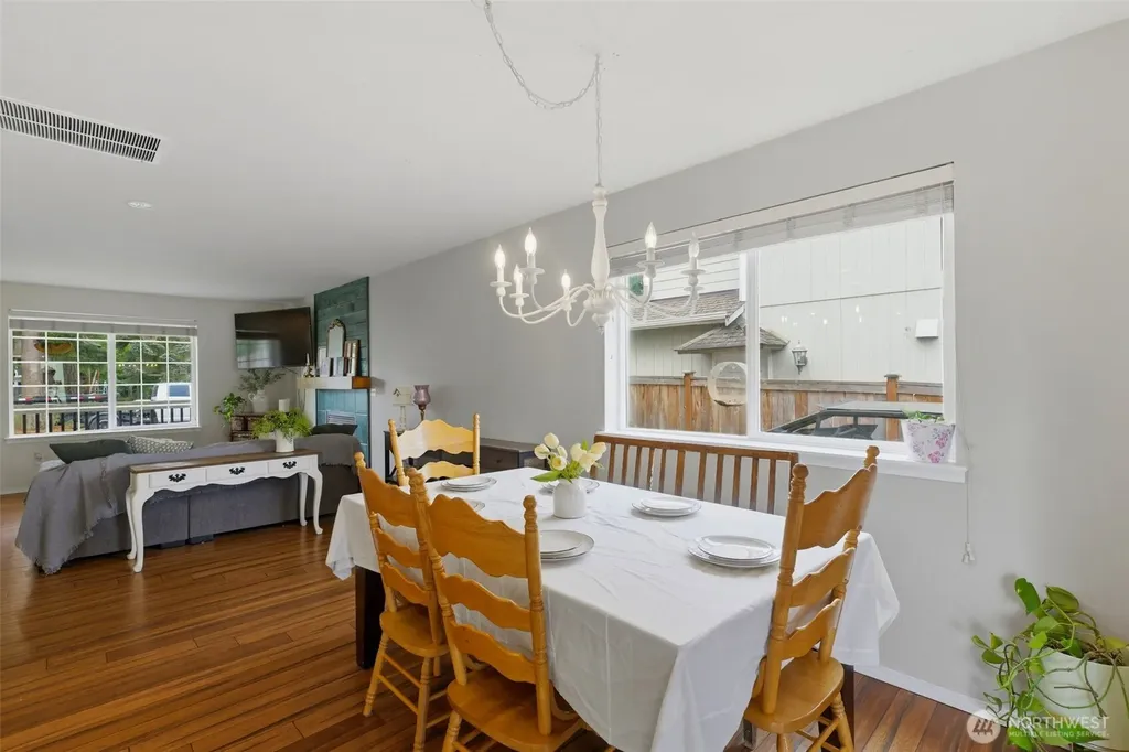 2988 NE Loyola Street Bremerton WA 98311