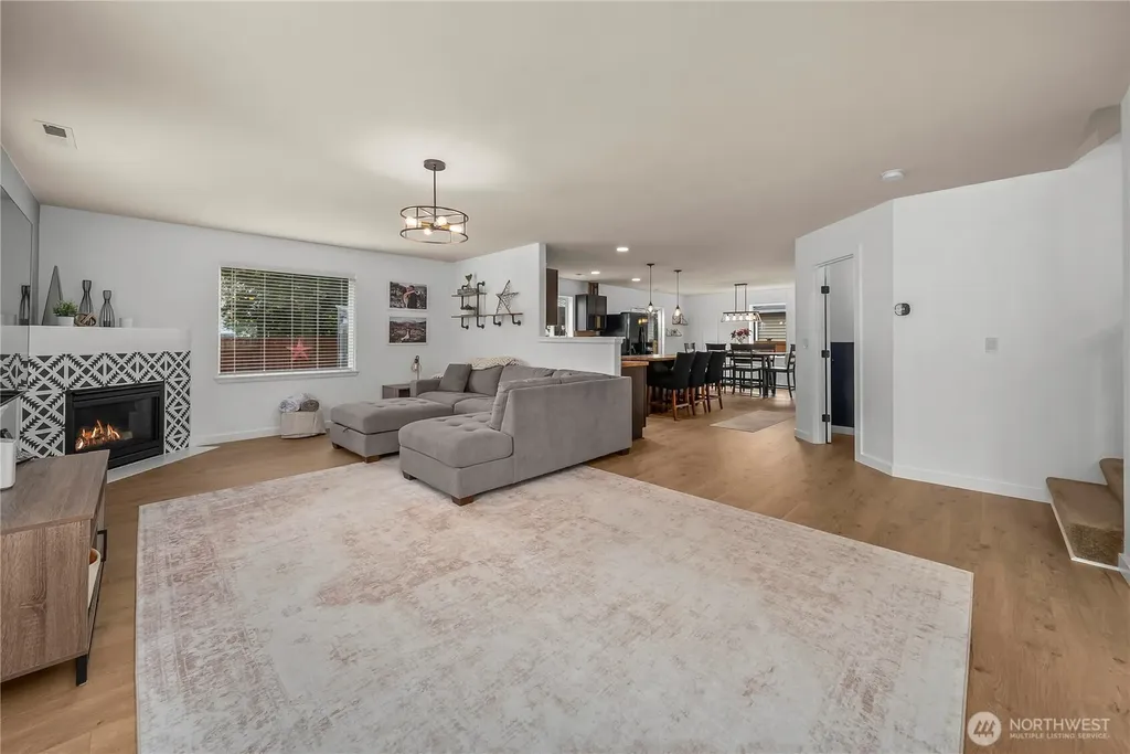 1313 Daffodil Avenue NE Orting WA 98360