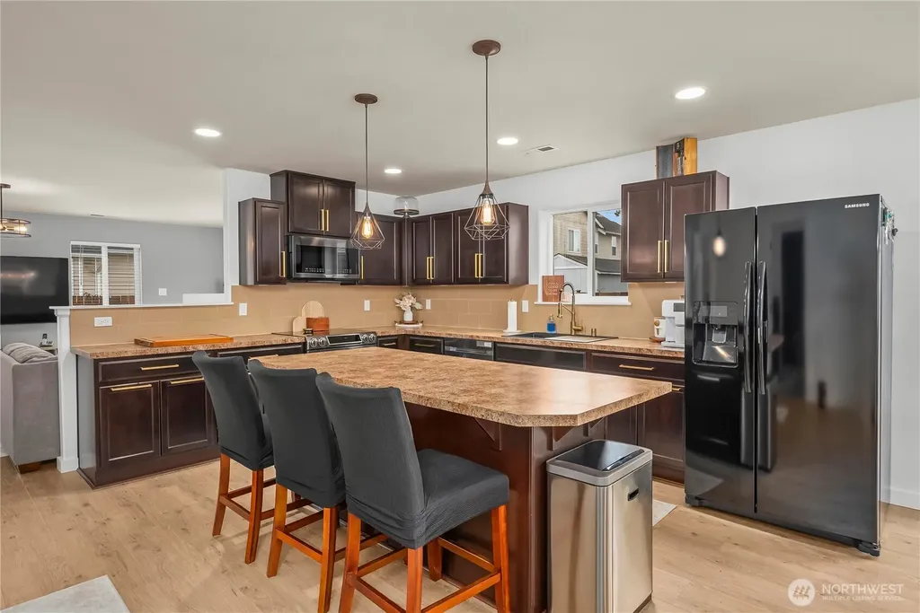 1313 Daffodil Avenue NE Orting WA 98360