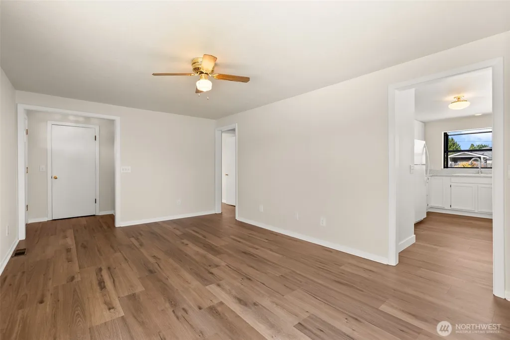 919 6th Avenue SW Puyallup WA 98371