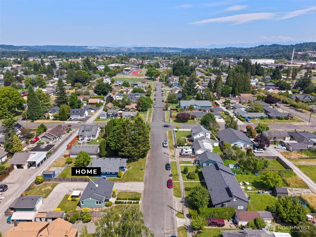 919 6th Avenue SW Puyallup WA 98371
