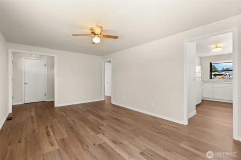 919 6th Avenue SW Puyallup WA 98371