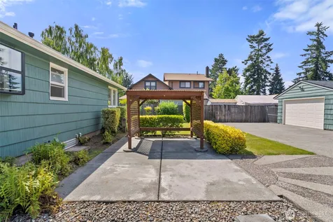 919 6th Avenue SW Puyallup WA 98371
