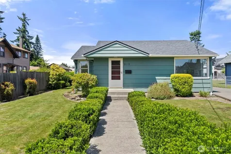 919 6th Avenue SW Puyallup WA 98371