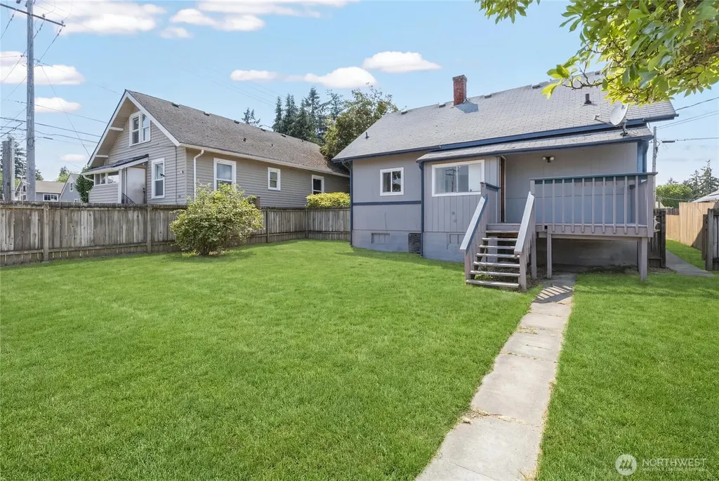 1823 S Adams Street Tacoma WA 98405