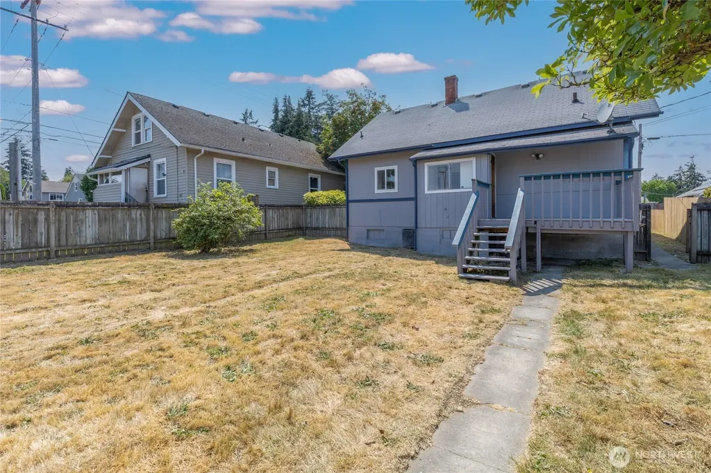 1823 S Adams Street Tacoma WA 98405