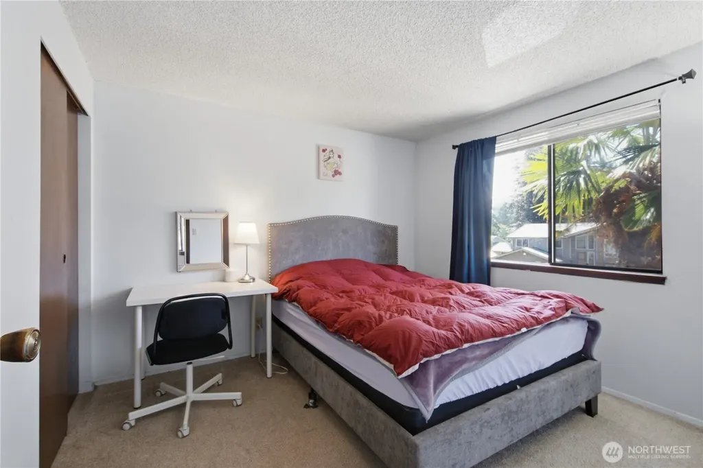 3706 S 255th Place Kent WA 98032