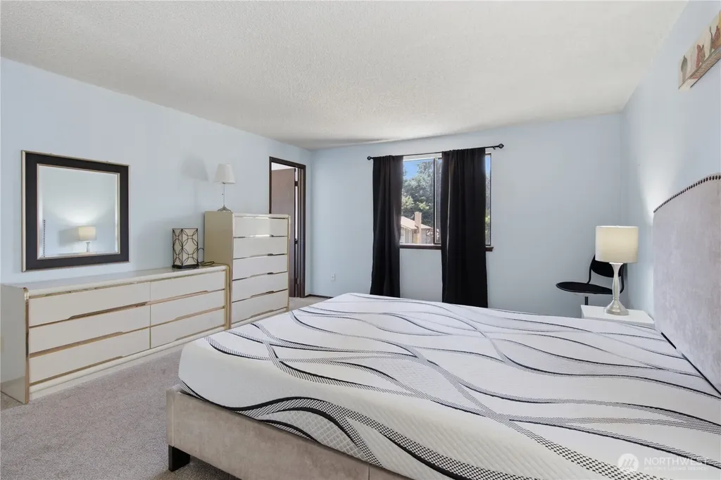 3706 S 255th Place Kent WA 98032
