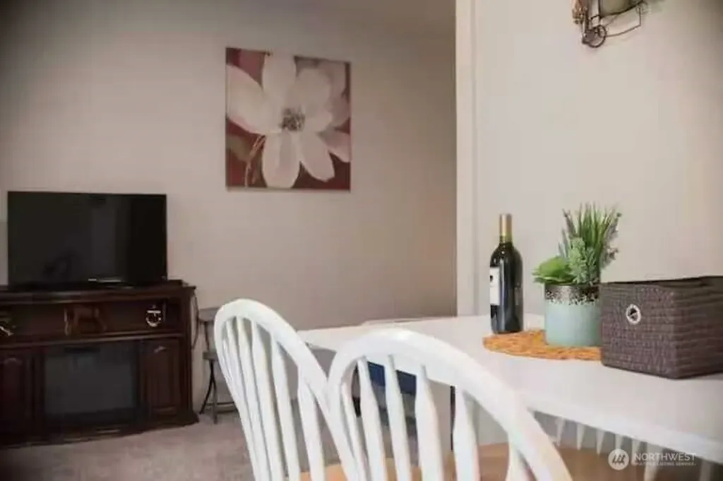 3706 S 255th Place Kent WA 98032