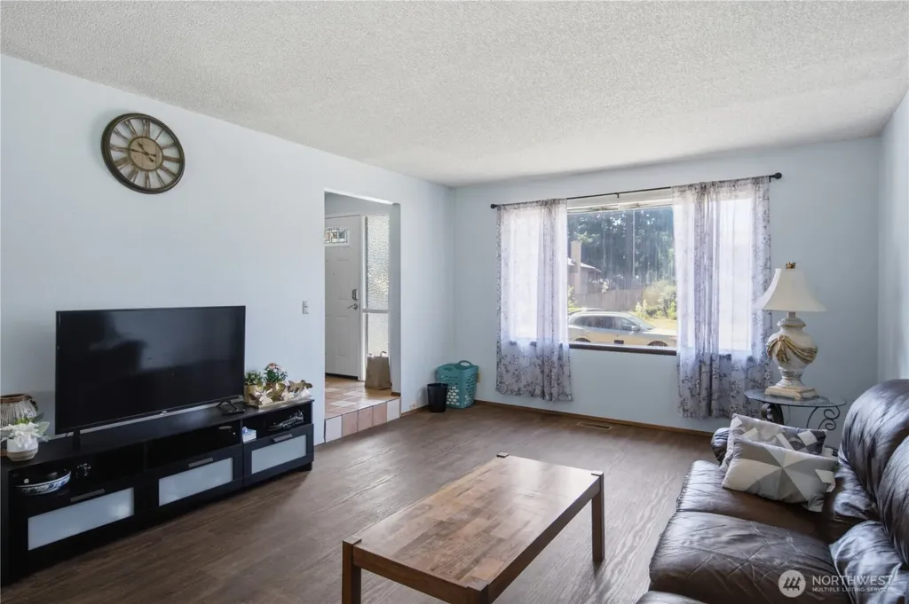 3706 S 255th Place Kent WA 98032