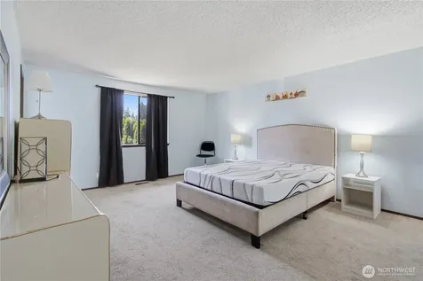3706 S 255th Place Kent WA 98032
