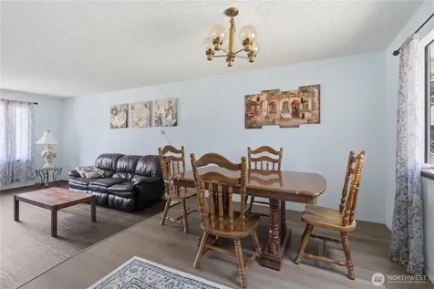 3706 S 255th Place Kent WA 98032