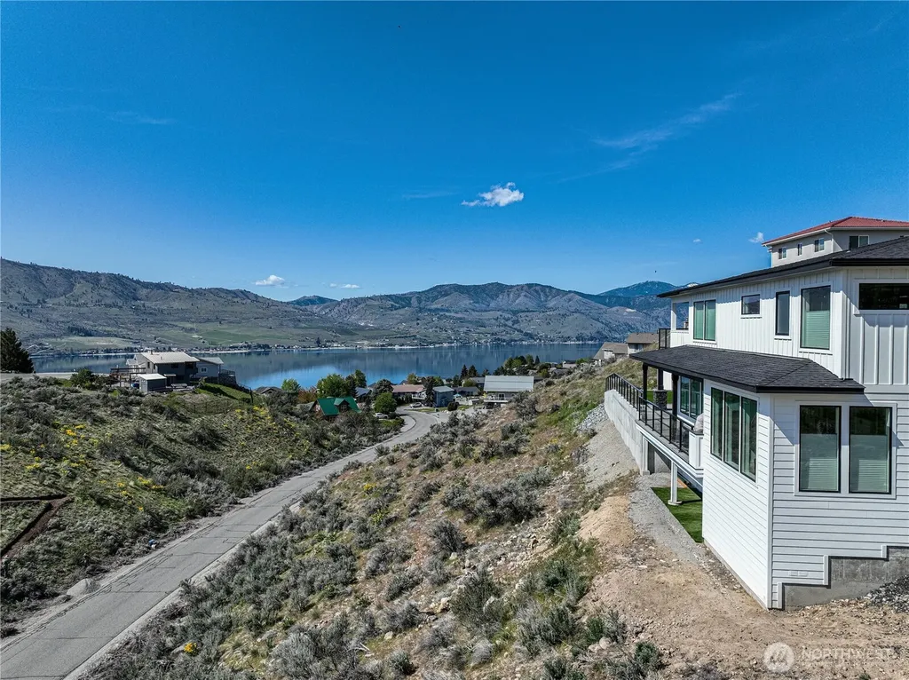 212 Stehekin Way Chelan WA 98816
