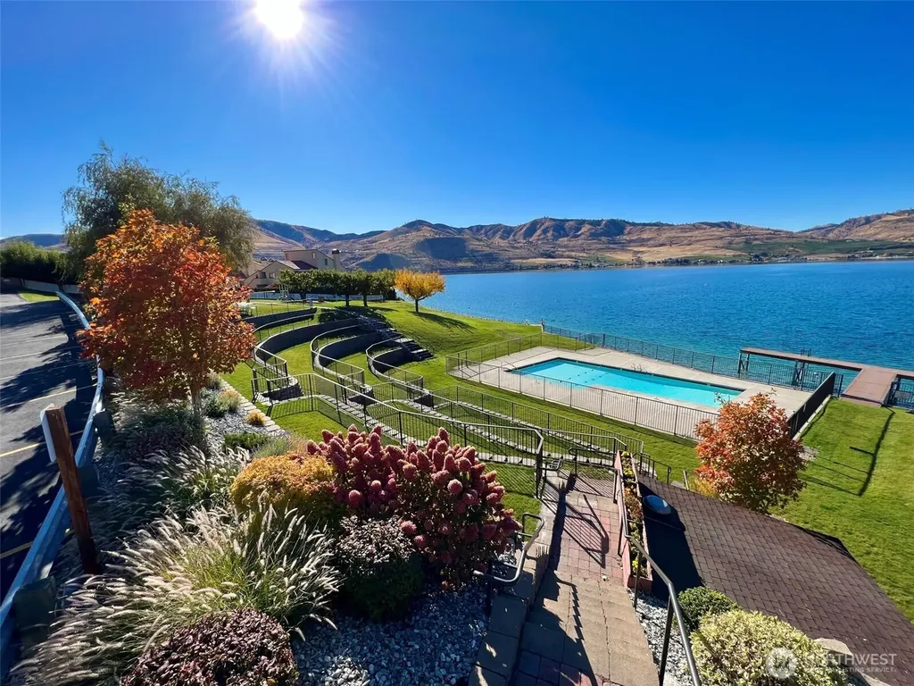 212 Stehekin Way Chelan WA 98816
