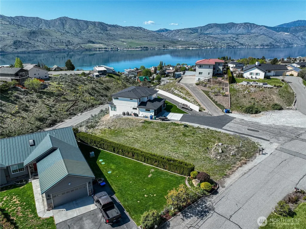 212 Stehekin Way Chelan WA 98816