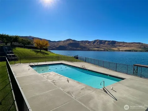 212 Stehekin Way Chelan WA 98816