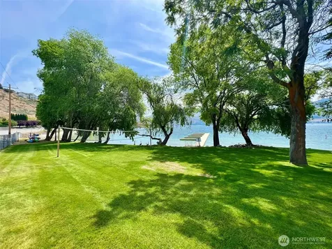 212 Stehekin Way Chelan WA 98816
